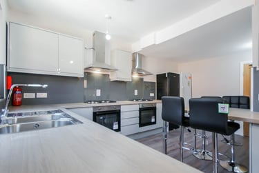 8 bed house, Dawlish Road, Selly Oak, Birmingham, B297AS - Image 2