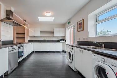 6 bed house, Harborne Lane, Selly Oak, Birmingham, B296TQ - Image 1