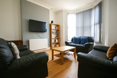6 bed house, Pershore Road, Selly Park, Birmingham, B297EN - Image 1