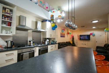 9 bed house, Harrow Road, Selly Oak, Birmingham, B297DW - Image 3