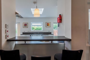 6 bed house, Harborne Lane, Selly Oak, Birmingham, B296TQ - Image 2
