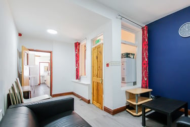 6 bed house, Rookery Road, Selly Oak, Birmingham, B297DG - Image 2