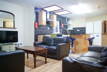 7 bed house, Umberslade Road, Selly Oak, Birmingham, B297RZ - Image 1