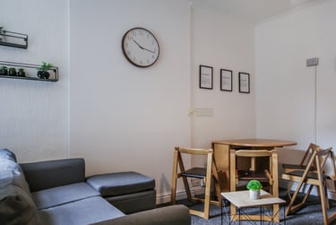 4 bed house, Heeley Road, Selly Oak, Birmingham, B296EJ - Image 1
