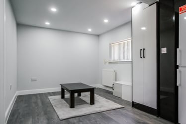 2 bed flat, Hobart Croft, Birmingham, B74JN - Image 3