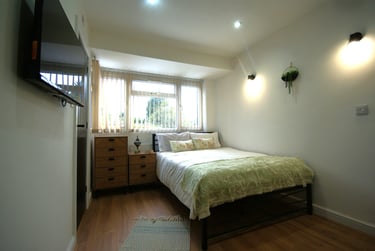 6 bed house, Strathdene, Selly Oak, Birmingham, B296QN - Image 4