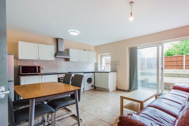 1 bed house, Kelsey Close, Birmingham, B74JL - Image 1