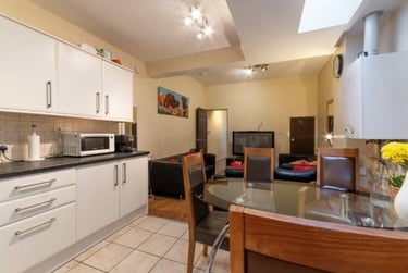 1 bed house, Dawlish Road, Selly Oak, Birmingham, B297AS - Image 2