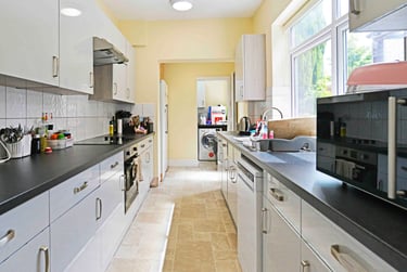 1 bed house, Hubert Road, Selly Oak, Birmingham, B296ET - Image 2