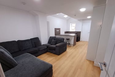 6 bed house, Croydon Road, Selly Oak, Birmingham, B297BP - Image 1