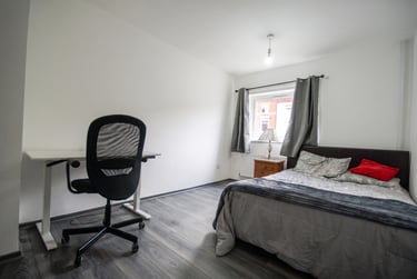 2 bed flat, Tiverton Road, Selly Oak, Birmingham, B296BW - Image 2