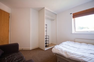 2 bed flat, Priory Court, Pershore Road, Birmingham, B57QP - Image 4