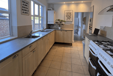 7 bed house, Clarendon Park Road, Clarendon Park, Leicester, LE23AQ - Image 1