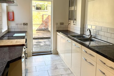 6 bed house, Lorne Road, Clarendon Park, Leicester, LE21YG - Image 2