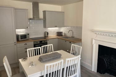 5 bed house, Silver Street, City Centre, Durham, DH13RB - Image 2