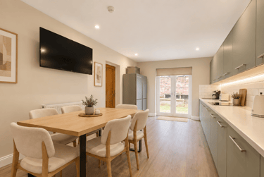 6 bed house, Harrington Drive, Lenton, Nottingham, NG71JJ - Image 1