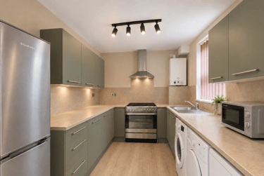 6 bed house, Rothesay Avenue, Radford, Nottingham, NG71PU - Image 1