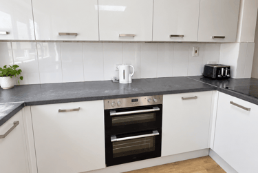 5 bed house, Oxford Road, St Sidwells, Exeter, EX46QS - Image 1