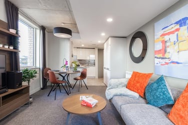 Gold En-suite - Image 12