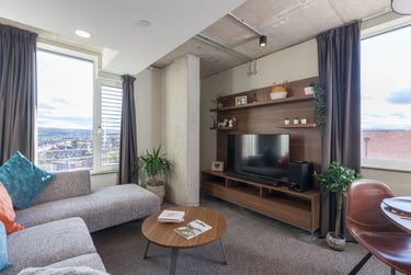 Gold En-suite - Image 14