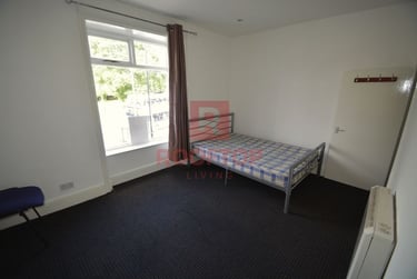 2 bed house, Otley Road, Headingley, Leeds, LS64BA - Image 6