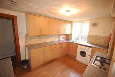 6 bed house, Hessle Place, Hyde Park, Leeds, LS61EU - Image 3