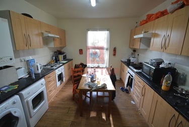 9 bed house, Cardigan Road, Headingley, Leeds, LS63BJ - Image 1