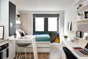 Austen Studio at Student Castle, 33-34 Pulteney Road, City Centre, Bath, BA24EZ - Image 1