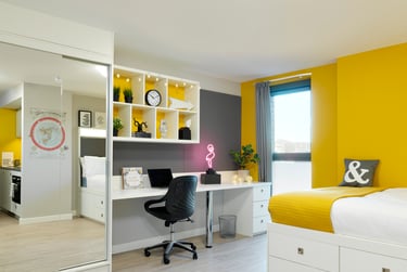 Maxwell Studio - Image 1