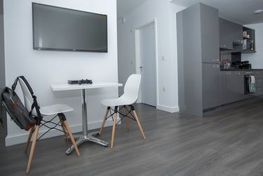 Premium One Bed Apartment - Image 4