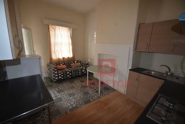 2 bed house, Sagar Place, Headingley, Leeds, LS63BH - Image 1
