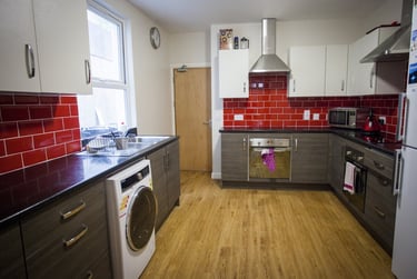 8 bed house, Bryn Road, Brynmill, Brynmill, Swansea, SA20AR - Image 1