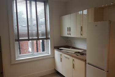 2 bed house, Marlborough Avenue, Spring Bank, Hull, HU53JS - Image 2