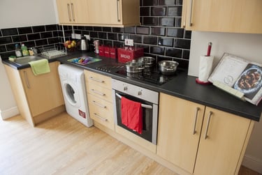 2 bed house, St James Crescent, Uplands, Mount Pleasant, Swansea, SA16DR - Image 2