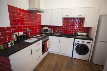 3 bed house, Bryn Road, Brynmill, Swansea, SA20AP - Image 1