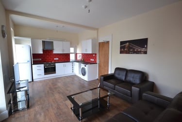 6 bed house, Bryn Road, Brynmill, Swansea, SA20AP - Image 2