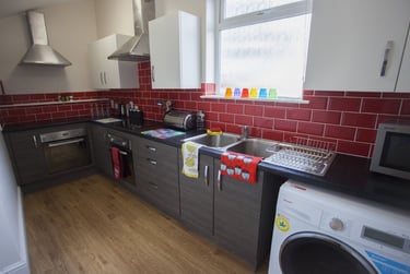 7 bed house, Bryn Road, Brynmill, Brynmill, Swansea, SA20AR - Image 1