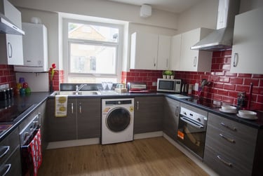 7 bed house, Bryn Road, Brynmill, Brynmill, Swansea, SA20AR - Image 1