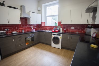 9 bed house, Brynmill Crescent, Brynmill, Brynmill, Swansea, SA20AL - Image 2