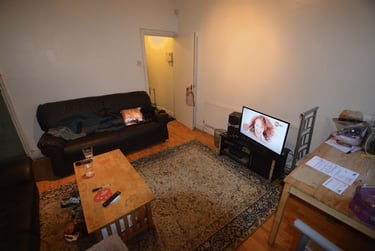 5 bed house, Ashville Road, Burley, Leeds, LS61NA - Image 2