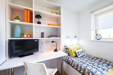 Bronze Ensuite at Academic House, Herne Hill, Southwark, London, SE249QH - Image 1