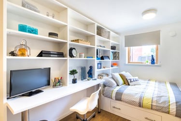 Gold Ensuite at Academic House, Herne Hill, Southwark, London, SE249QH - Image 5