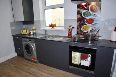 5 bed house, Bryn Road, Brynmill, Brynmill, Swansea, SA20AT - Image 2