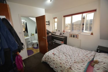5 bed house, Wetherby Grove, Burley, Leeds, LS42JH - Image 7