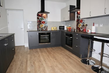 7 bed house, Bryn Road, Brynmill, Brynmill, Swansea, SA20AR - Image 1