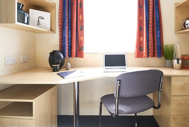Classic Ensuite at College Court, Salisbury Avenue, City Centre, Stoke, ST14NE - Image 4