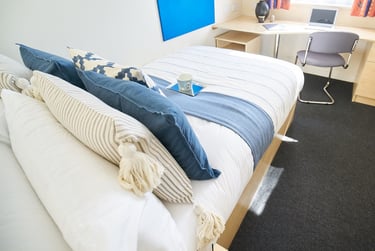 Classic Ensuite at College Court, Salisbury Avenue, City Centre, Stoke, ST14NE - Image 3