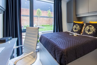 Classic 2 Bed Apartment - Image 1