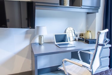 Classic 2 Bed Apartment - Image 3