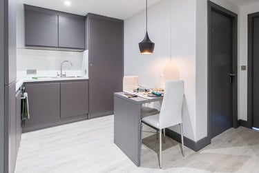 Classic 2 Bed Apartment - Image 2